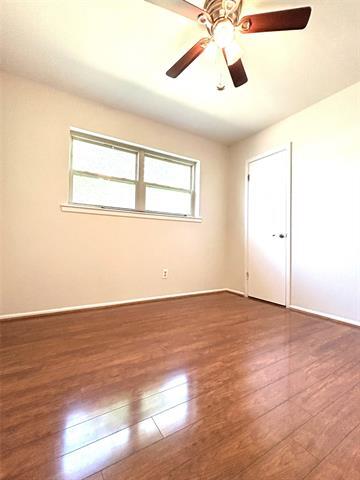Building Photo - 861 Russell Ln
