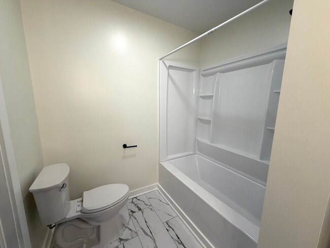 Building Photo - Swannanoa - Newly Renovated Beacon Village Cottage