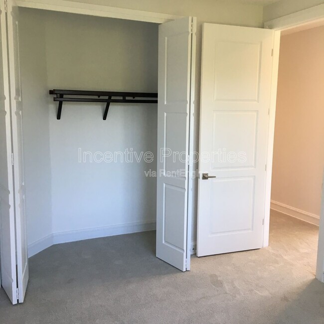 Building Photo - 109 E Evans St