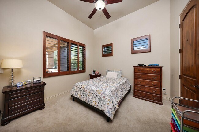 Building Photo - 14598 E Corrine Dr