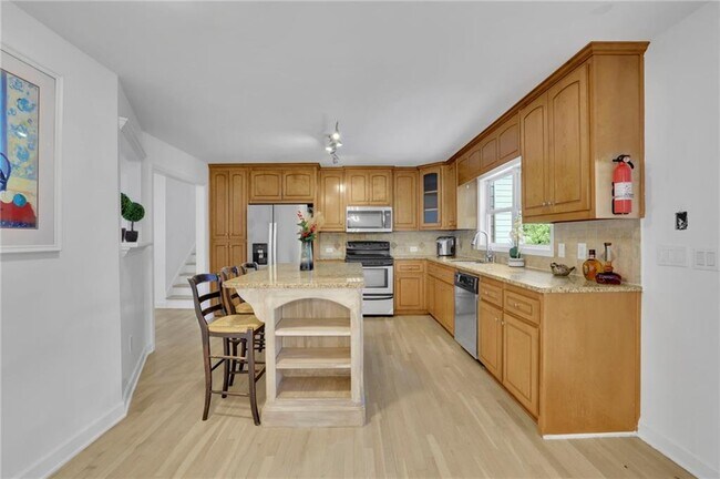 Building Photo - 902 Whistler Ln