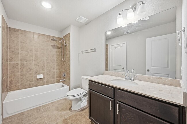 Building Photo - 5460 Blue Quail Dr