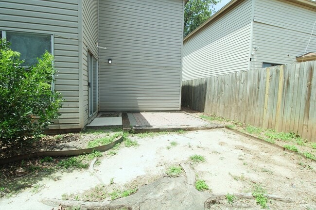 Building Photo - 5515 Kenton Bluff