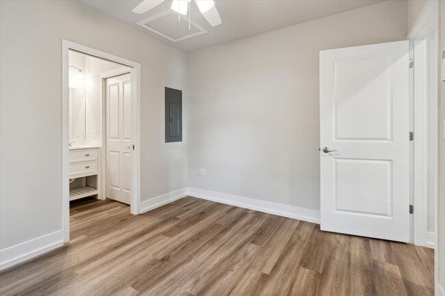 Building Photo - 1 Bedroom 1 Bathroom FALL 2025!