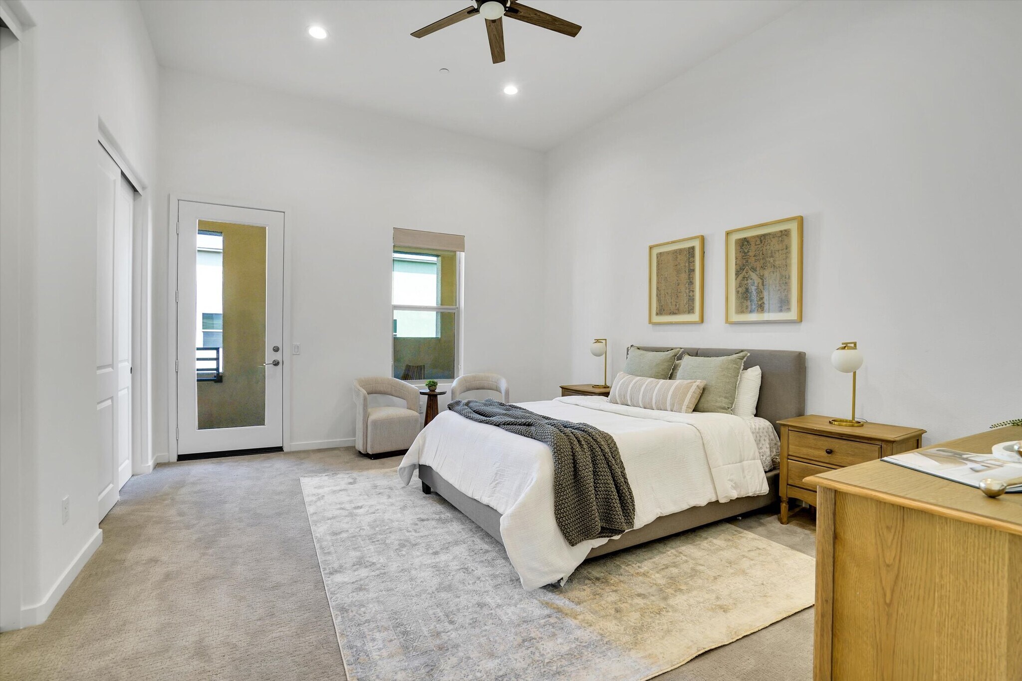 Building Photo - 1512 W Artesia Sq