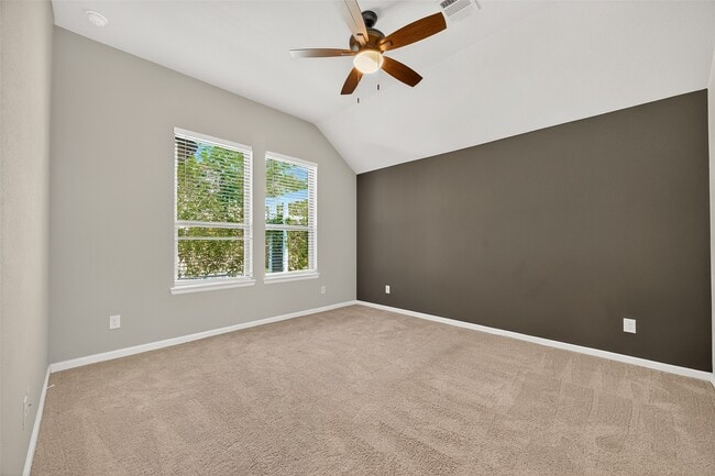 Building Photo - 381 Andes Dr
