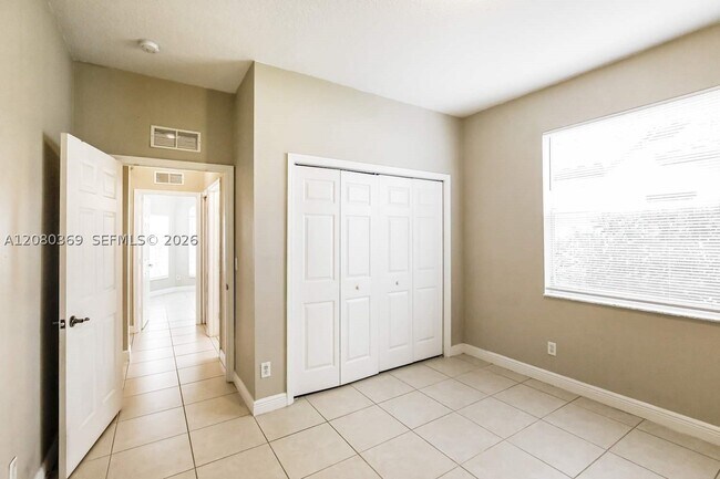 Building Photo - 5221 SW 141st Ave