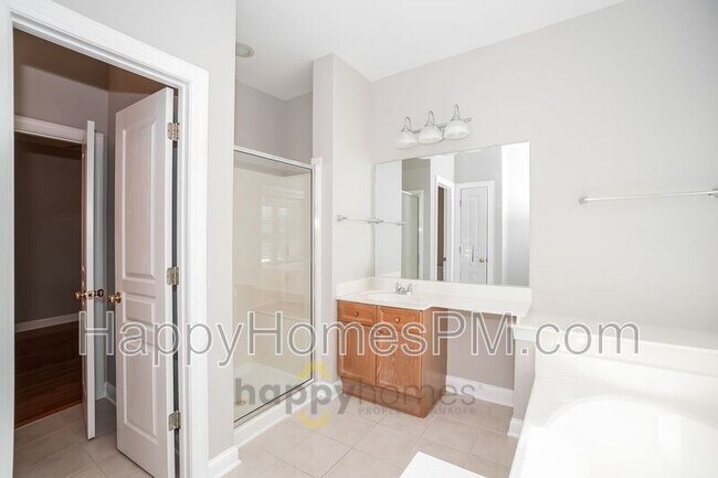 Building Photo - 1115 Thrower St