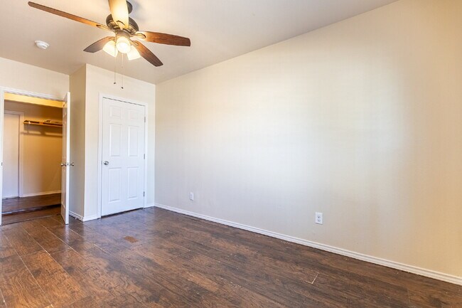 Building Photo - 8016 Landing Ave