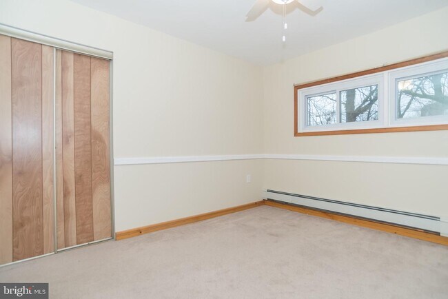 Building Photo - 346 Thornridge Dr