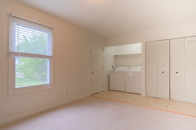 Building Photo - 140 Clover Valley Cir
