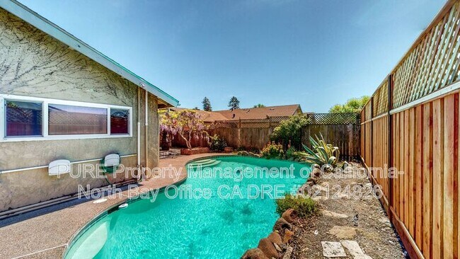 Building Photo - 1321 Berrydale Dr