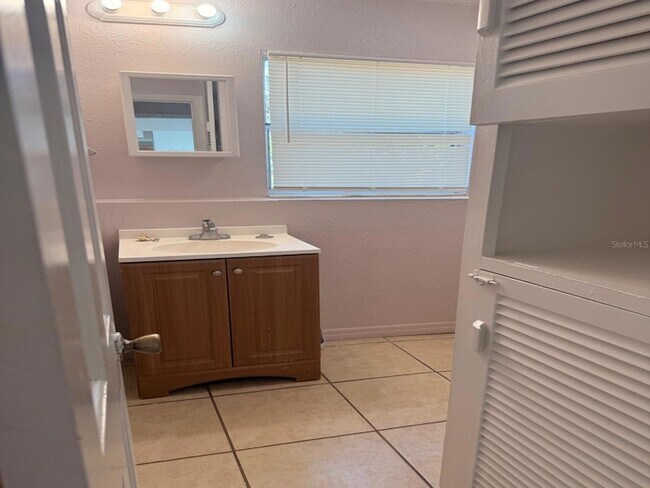 Building Photo - 1327 43rd St S