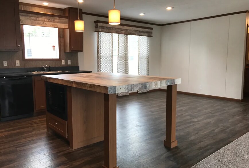 Building Photo - 1911 Magnolia St