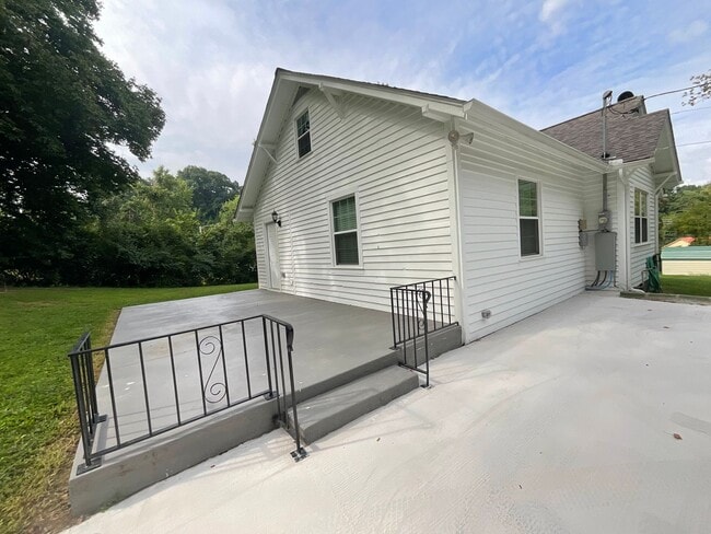 Building Photo - Very nice 2 bed/1 bath home - Morristown