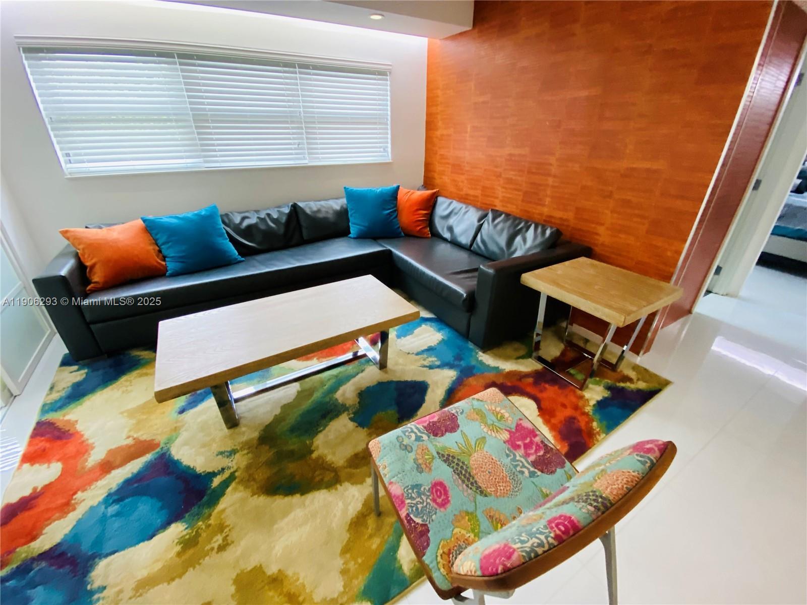 Building Photo - 1881 Washington Ave