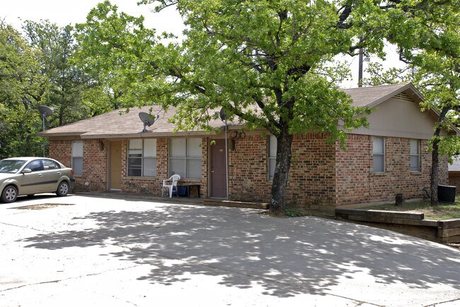 Building Photo - Maurice Street Duplexes