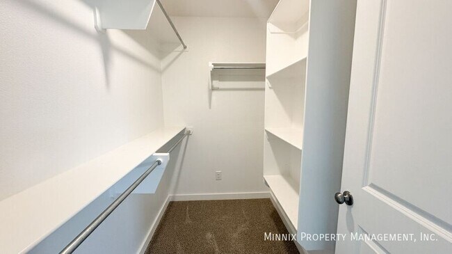 Building Photo - 3219 Abbeville Ave