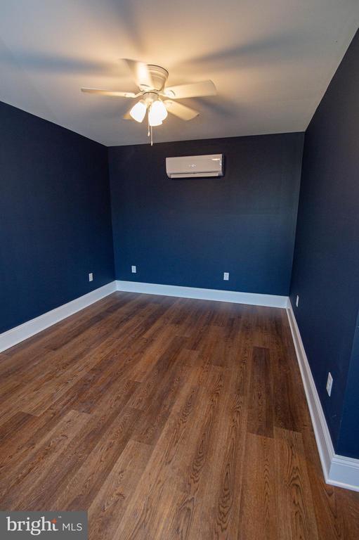Building Photo - 106 Colonial Ct