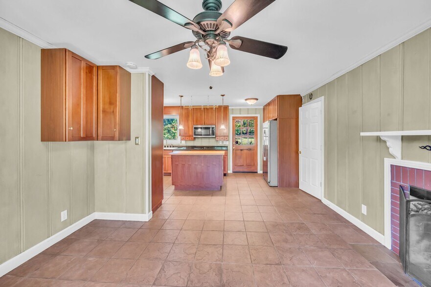 Building Photo - 526 Davidson Rd