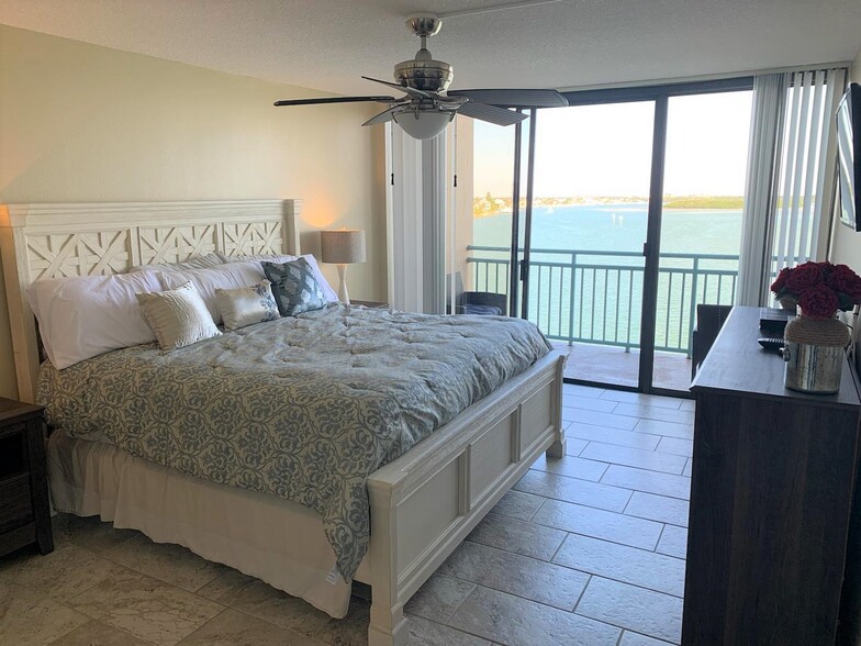 Master Bedroom - 1 Key Capri Key