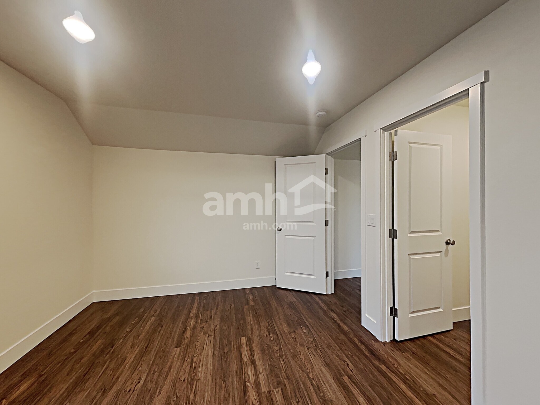 Building Photo - 33030 Lookout Ln