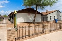 Building Photo - 1324 E Taylor St