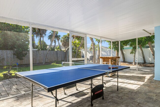 Building Photo - 510 79th Ave