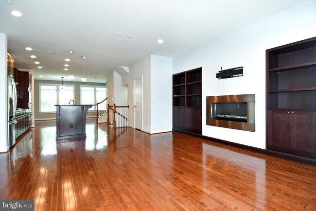 Building Photo - 409 Hydrangea Place