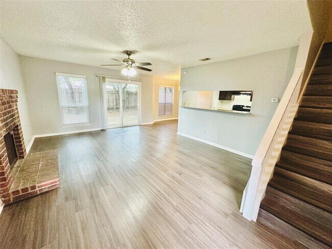 Building Photo - 2612 Gwendolyn Ln