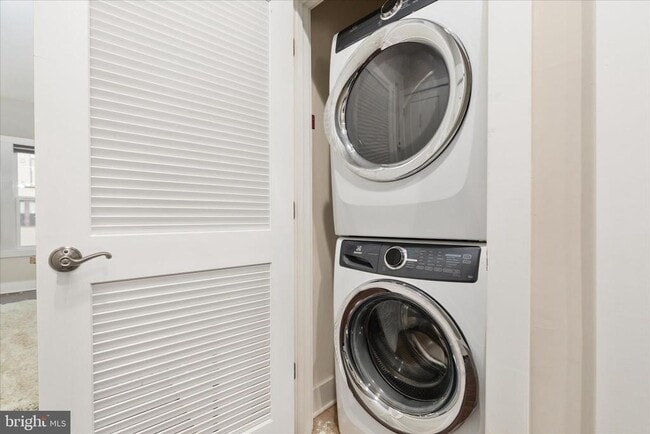 Building Photo - 44735 Medway Ter