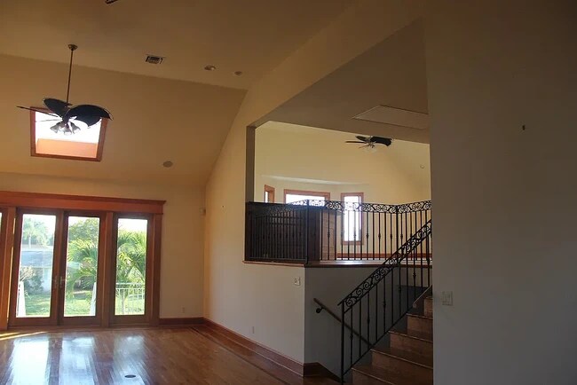 Building Photo - 308 Holly Rd