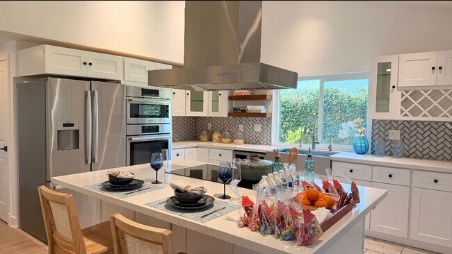 Building Photo - 8861 La Zana Ct