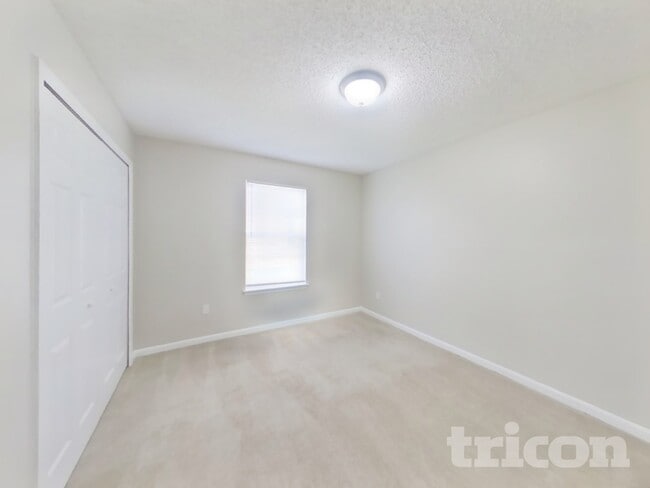 Building Photo - 1940 Hunters Trace Cir