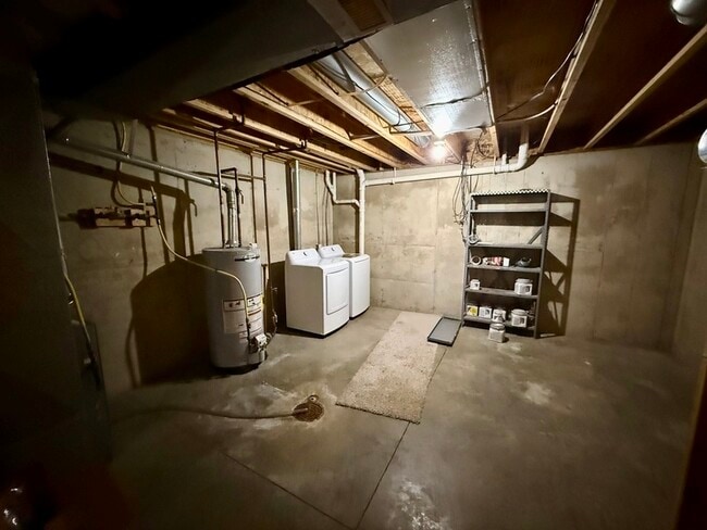 Building Photo - 721 Broderick Dr NE