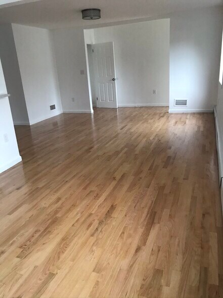 Building Photo - 25130 57th Ave