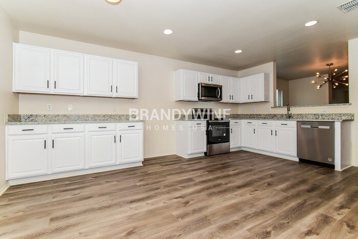 Building Photo - 523 Indian Paintbrush Dr