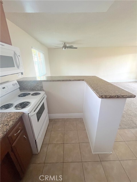 Building Photo - 931 W 19th St