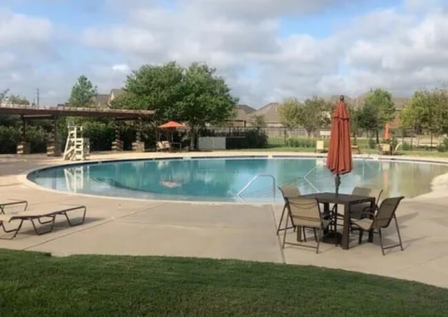 Building Photo - 1991 Shim Ball Wy