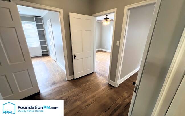 Building Photo - 252 E Edwin Cir