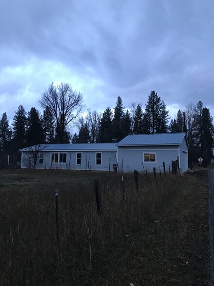 Primary Photo - 3599 Cemetery Rd