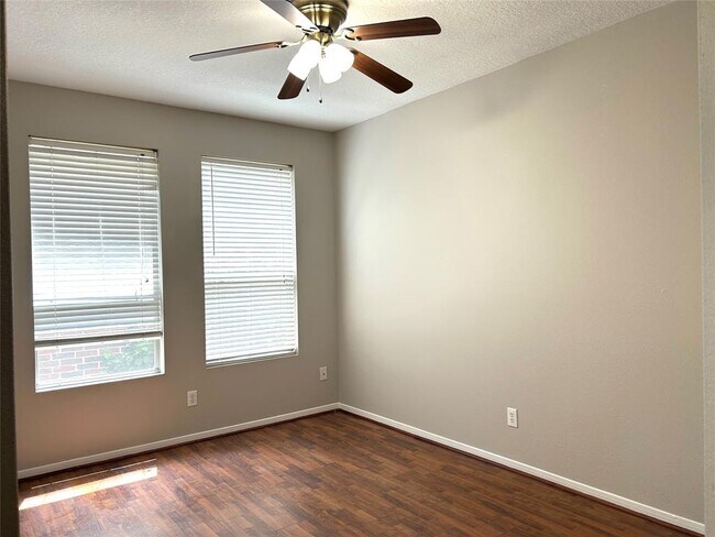 Building Photo - 18562 Carousel Creek Ct