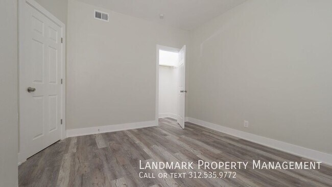 Building Photo - 1843 W 54th St
