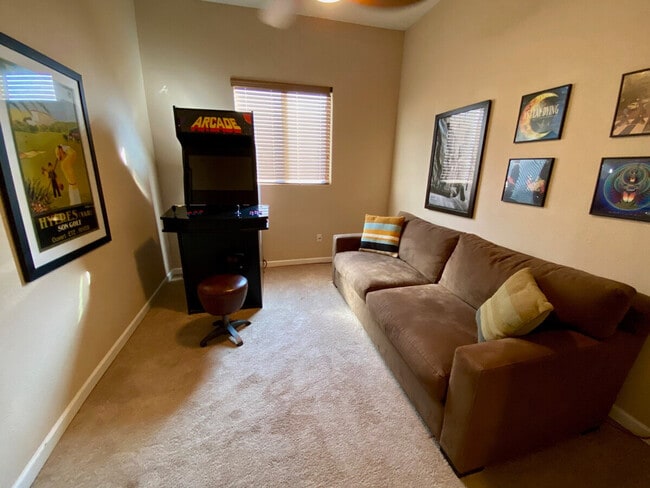 Building Photo - 14811 Great Willow Dr