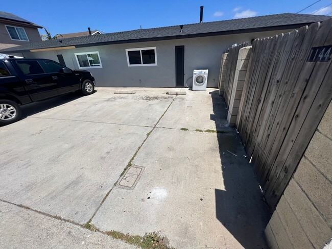 Building Photo - **Newly Renovated 2BDRM/1BTH with in unit ...