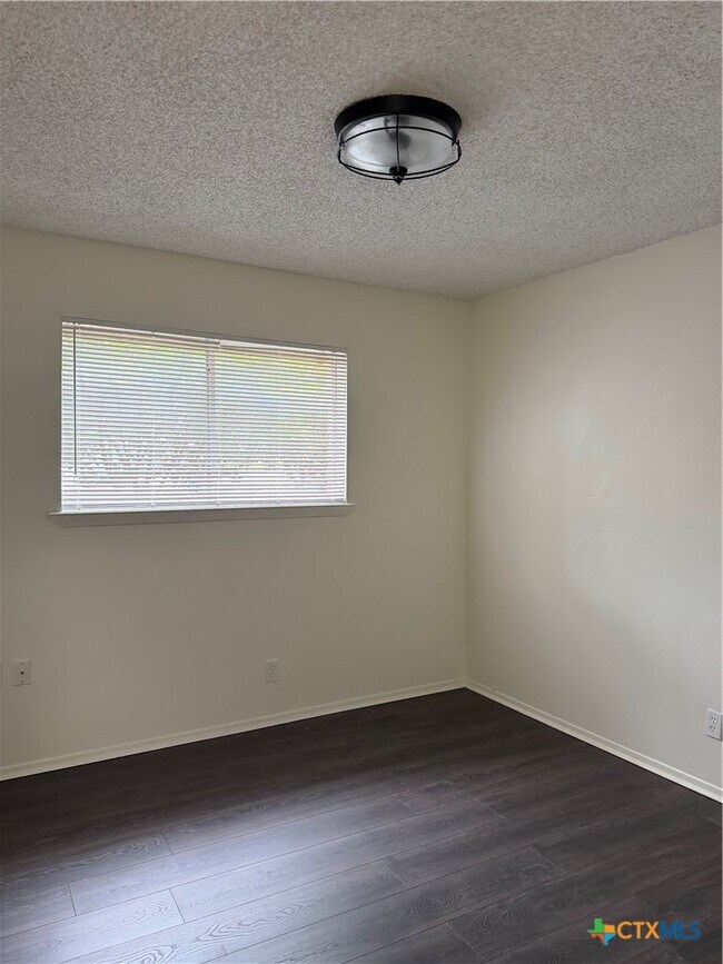 Building Photo - 1513 Shannon Cir