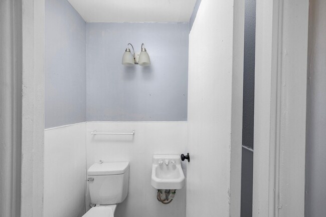Building Photo - 2814 NW 34th St