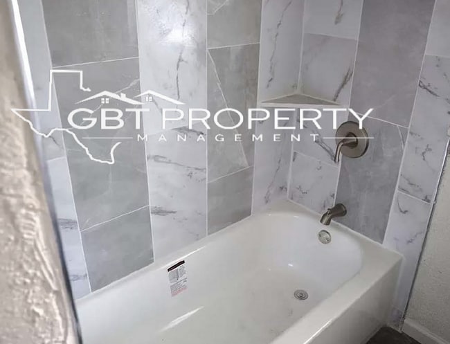 Building Photo - 4 Bedroom 3 Bath Home Remodeled!!!!