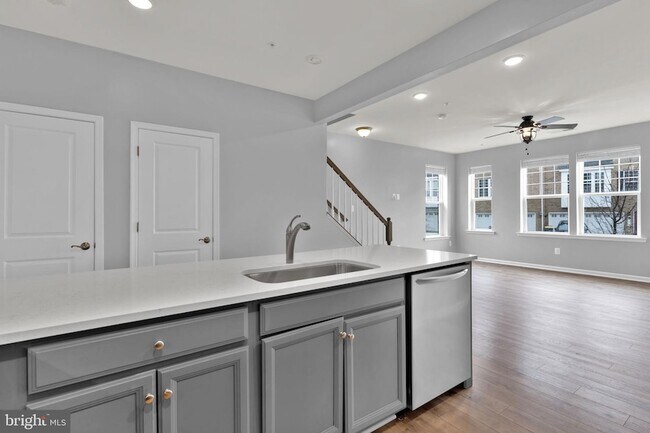 Building Photo - 9713 Glassy Creek Way