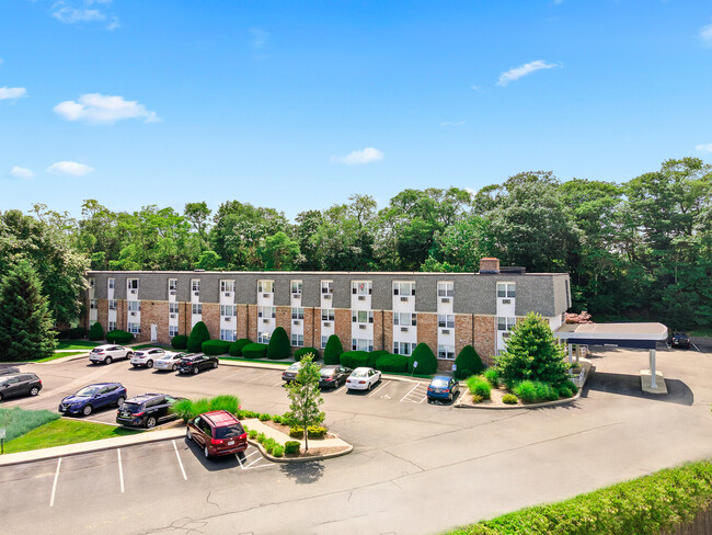 Building Photo - Landings on the Trail Apartment Homes